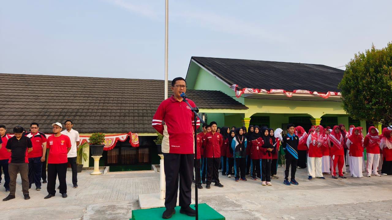 Semarak HUT ke-81 RI, MAN 1 OKU Gelar Apel Pembukaan Kegiatan Lomba